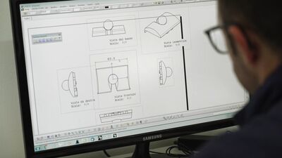 Reparto stampaggio filiera produttiva